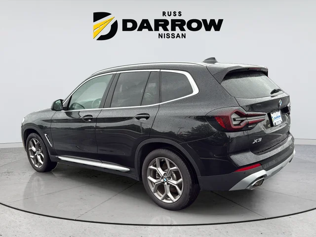 Used 2023  BMW xDrive30i image 3