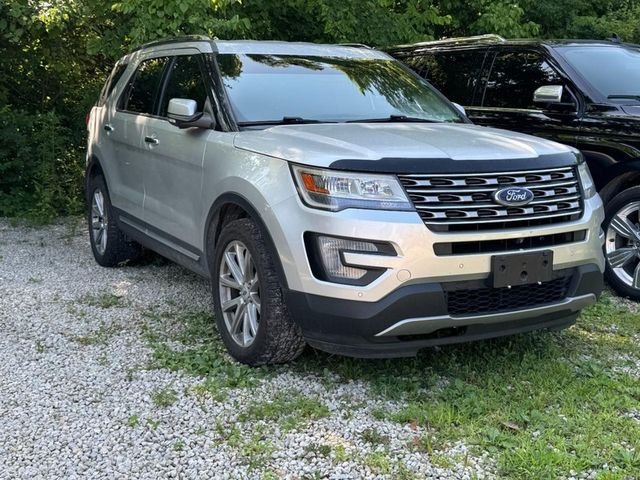 Used 2017 Ingot Silver Metallic Ford Limited image 1