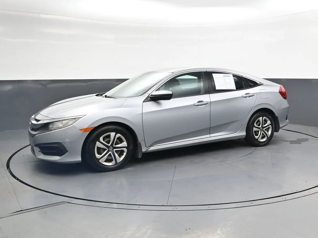 Used 2018  Honda LX image 11