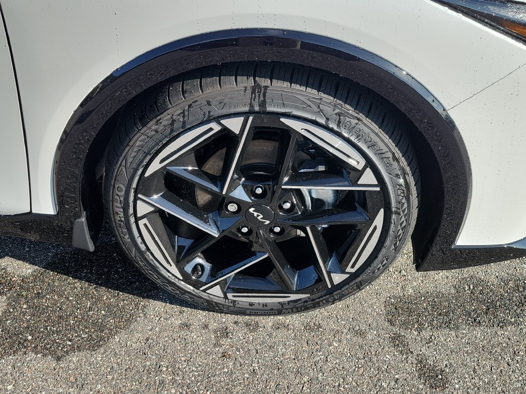 New 2026 Snow White Pearl Kia GT-Line image 38