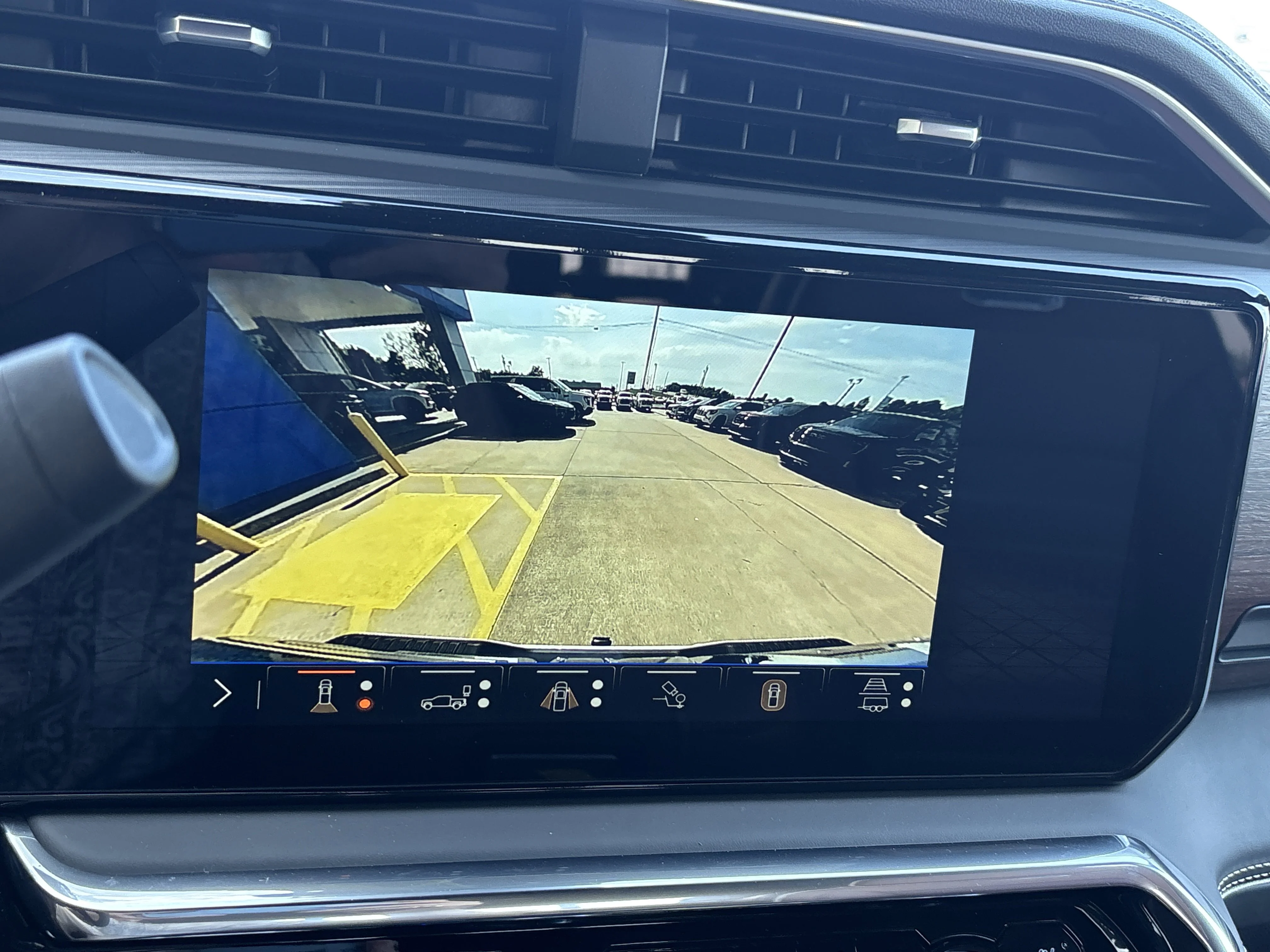 2026 GMC Sierra 3500HD Denali Ultimate - Photo 40