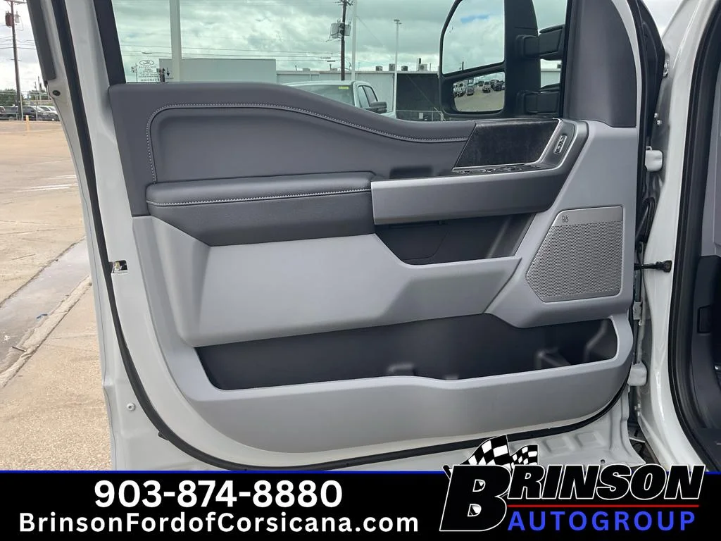 New 2026 Avalanche Ford F-250® XLT image 9