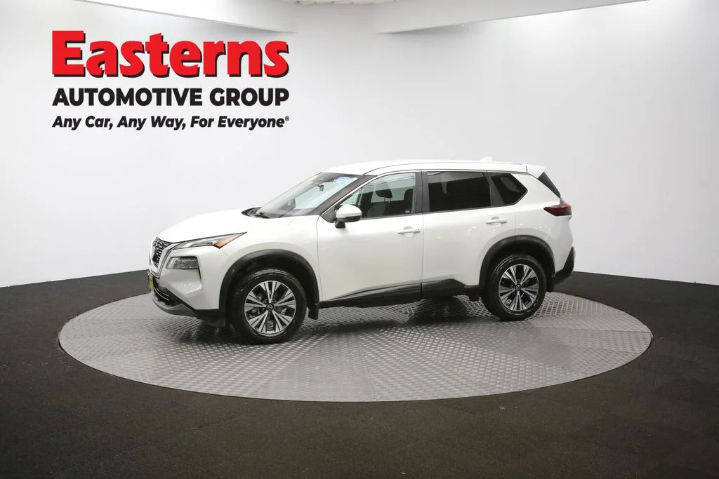 Used 2022 White Nissan SV image 56