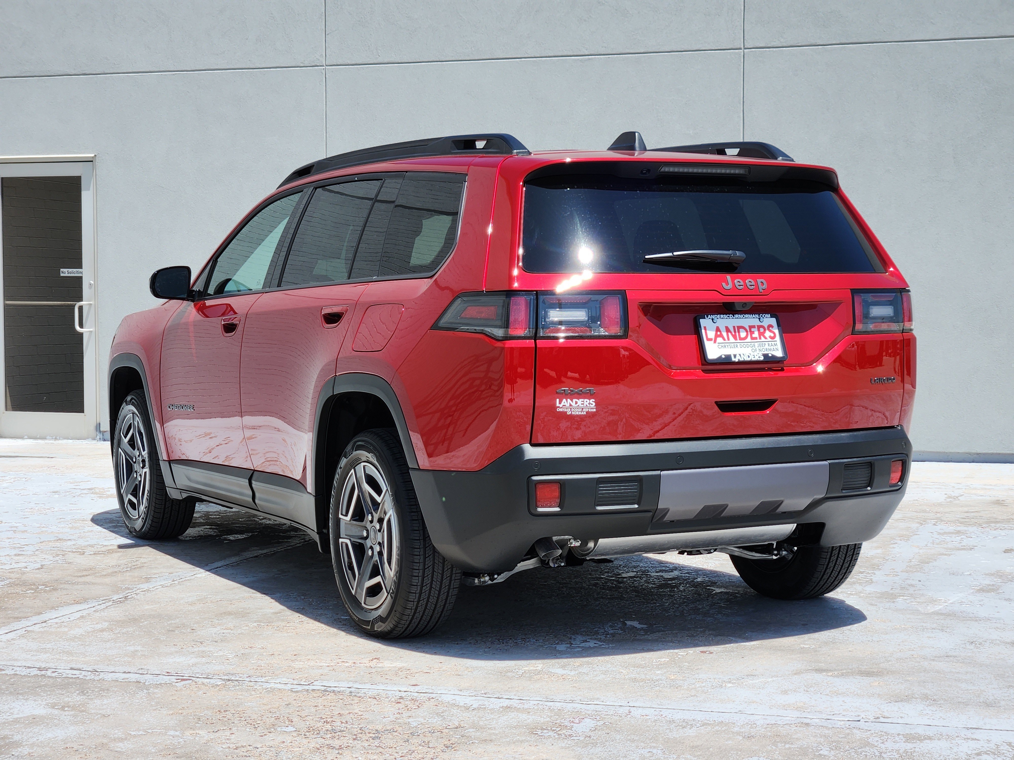 New 2026 Red Hot Pearl-Coat Exterior Paint Jeep Laredo image 3