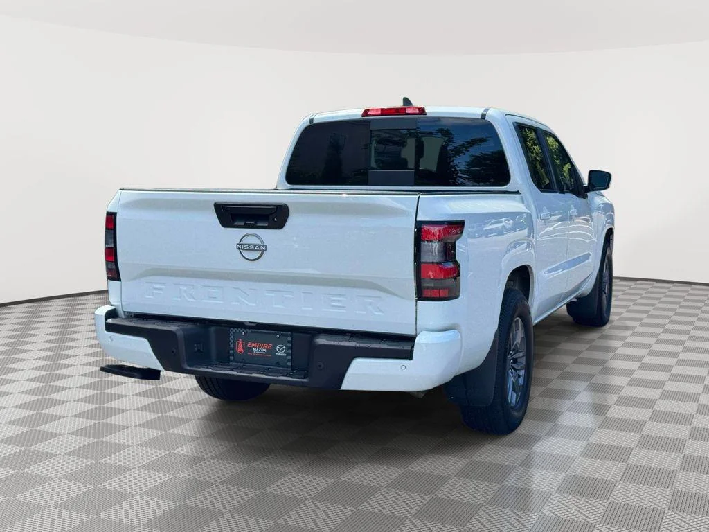 Used 2025 Glacier White Nissan Crew Cab SV 4x2 image 4