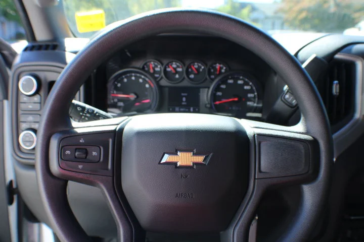 Certified Used 2021 SUMMIT WHITE Chevrolet Custom image 11