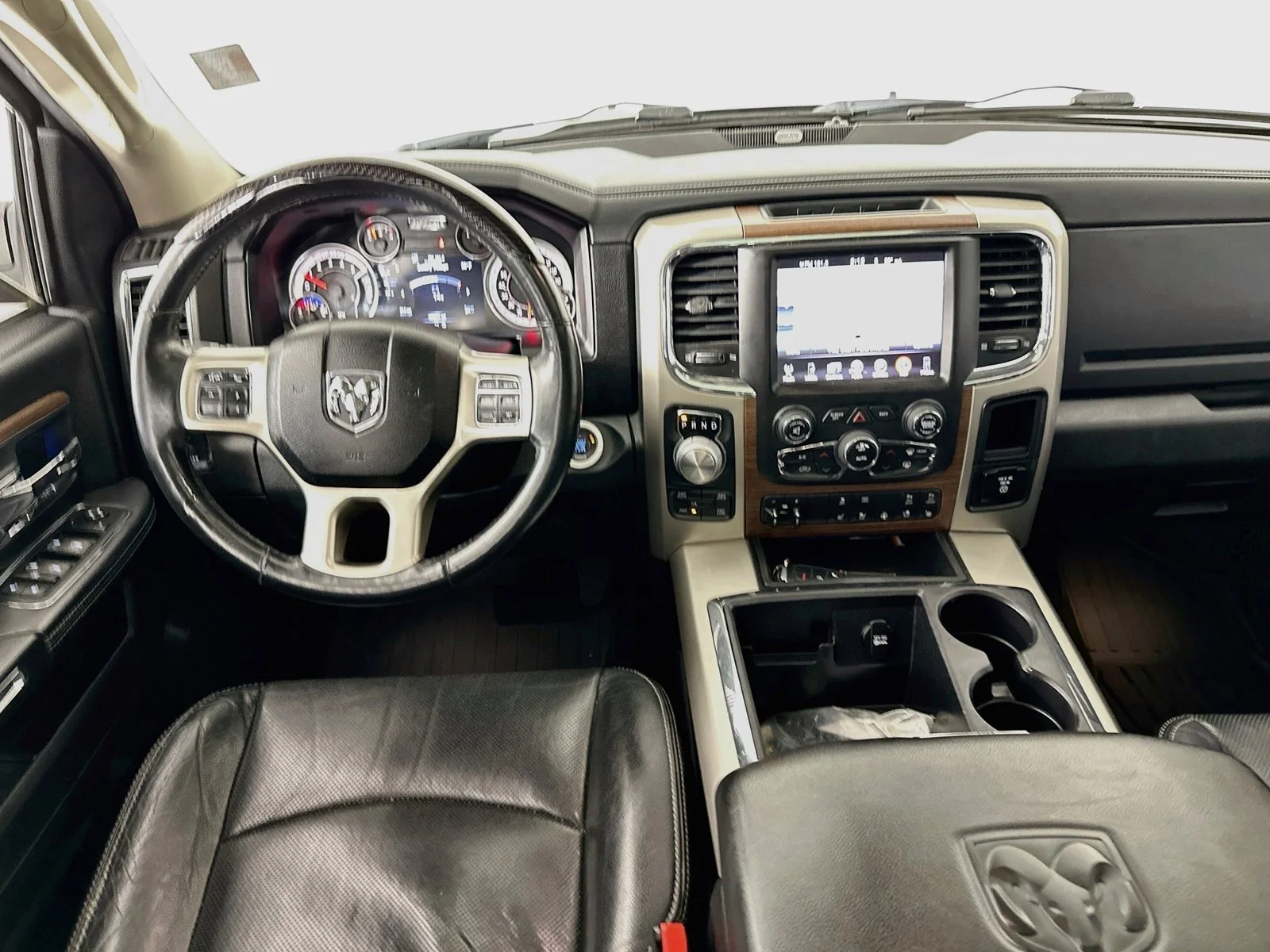Used 2015  Ram Laramie image 25