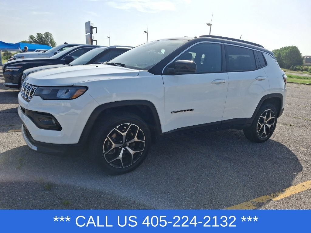 Used 2025 White Jeep Limited image 1