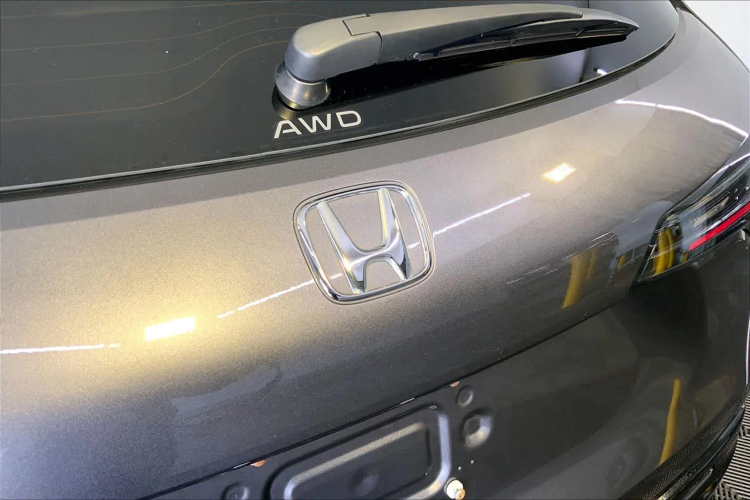 Used 2024 Modern Steel Metallic Honda EX-L image 33