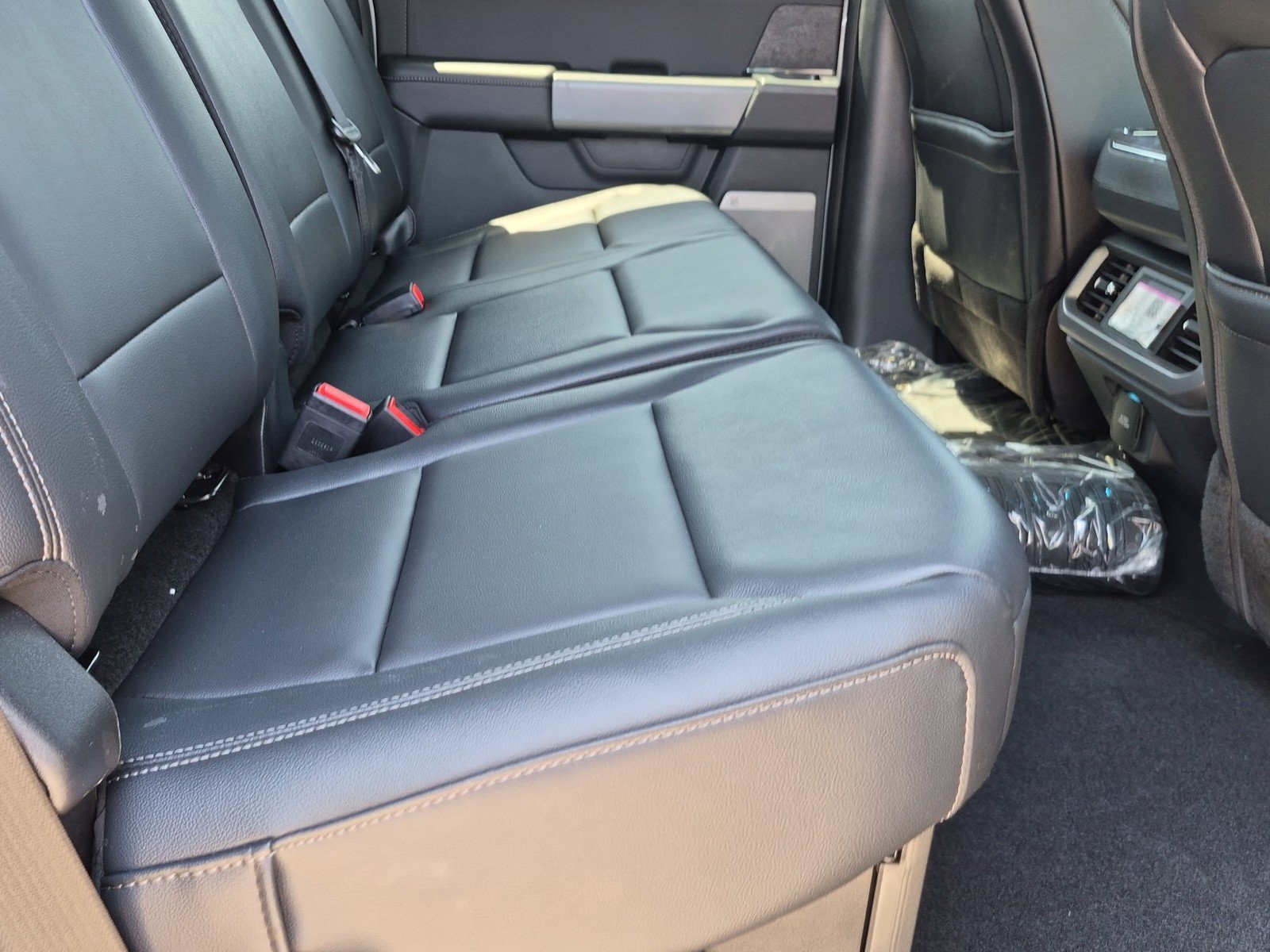 New 2026 Avalanche Ford XLT image 7