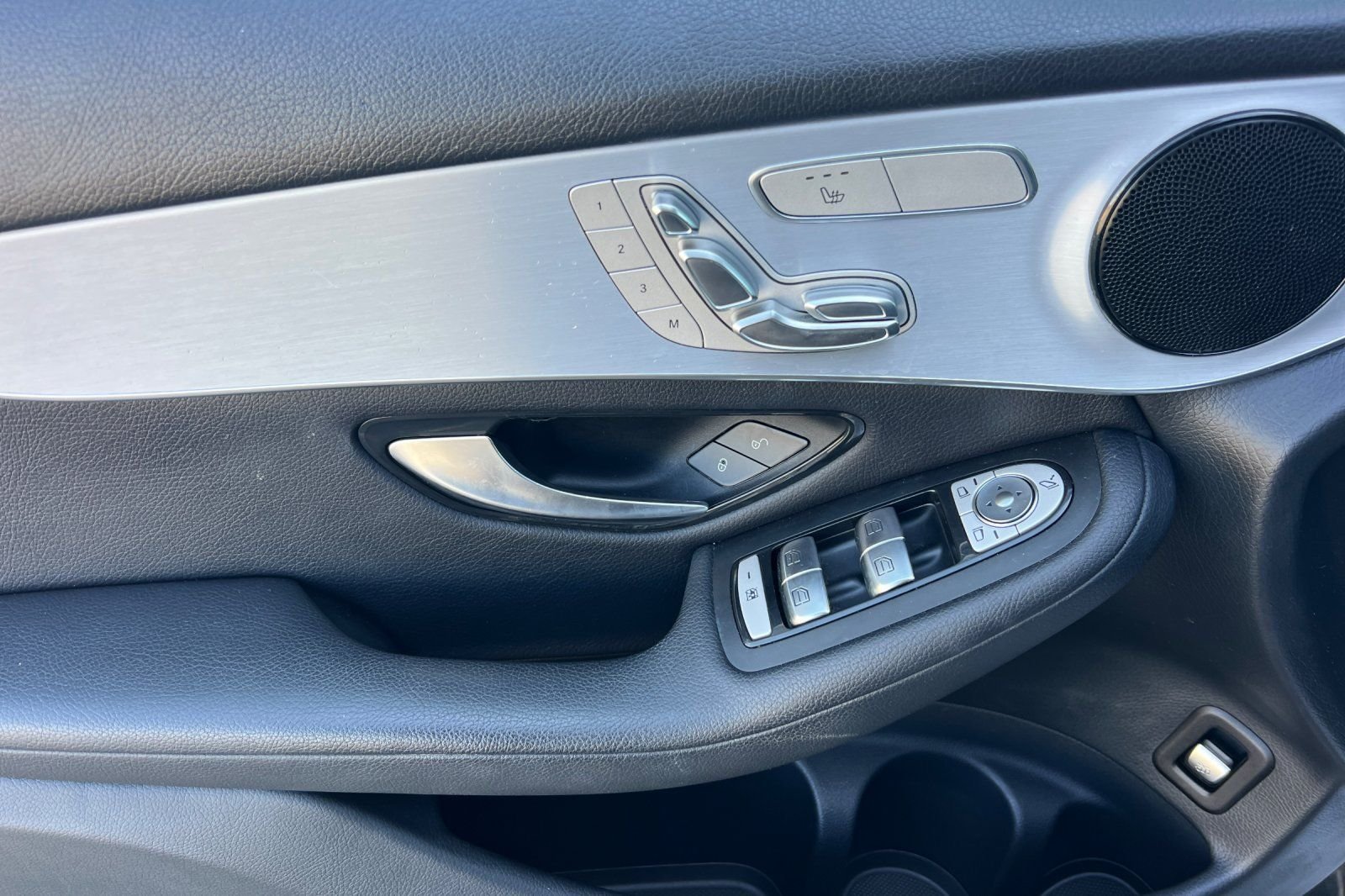 Used 2019  Mercedes-Benz 300 image 14