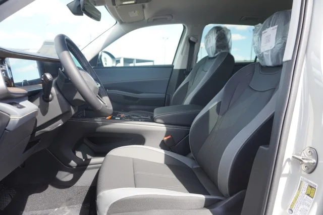 New 2027 Sandstone Volkswagen SE w/Technology image 17