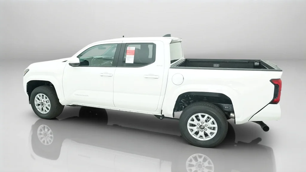 New 2026 Ice Cap Toyota SR5 image 15