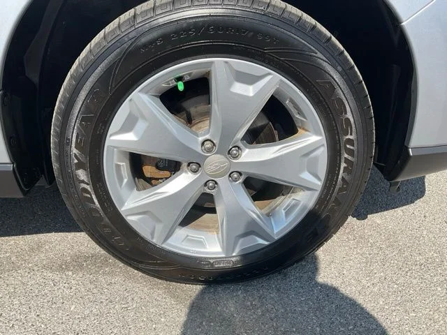 Used 2015 Silver Subaru 2.5i image 19