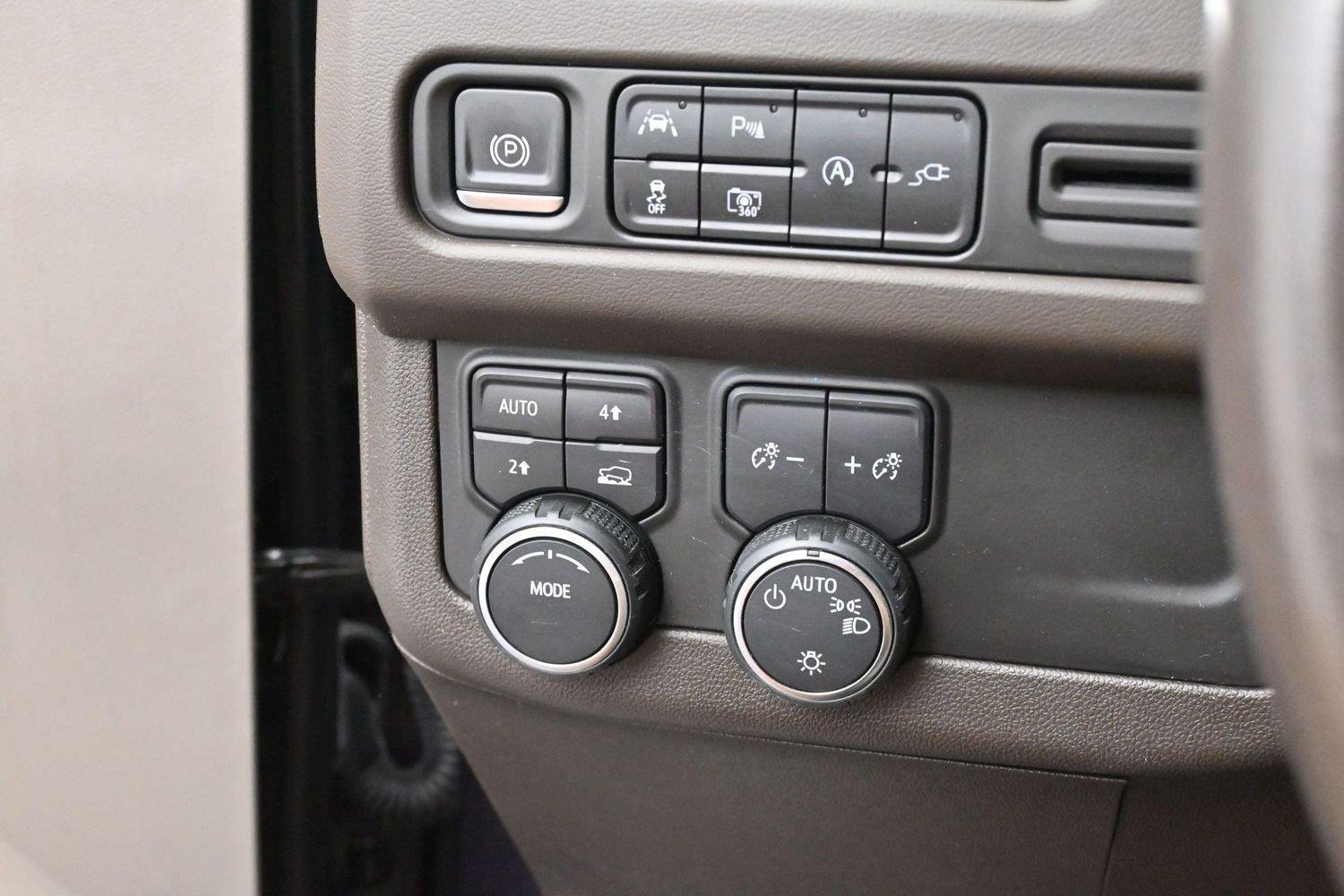 Used 2022 DARK ASH METALLIC Chevrolet LT image 23