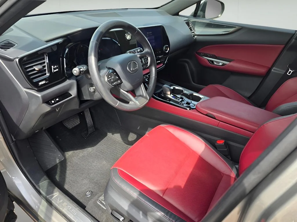 Used 2022 Atomic Silver Lexus Premium image 15