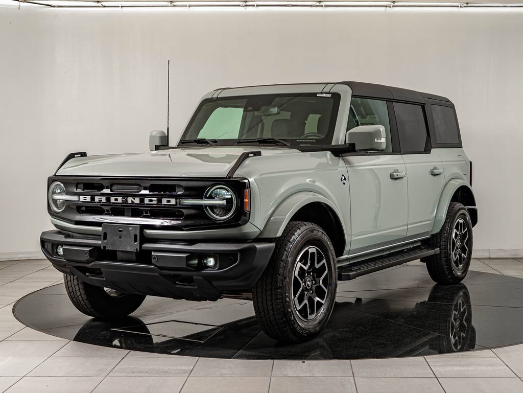 2024 Ford Bronco Outer Banks 4x4's photo