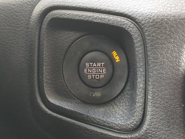Certified Used 2024  Jeep Sport S image 30