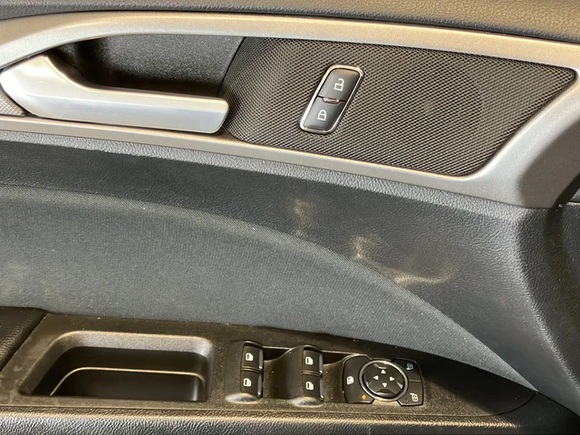 Used 2019 Black Ford SE image 17
