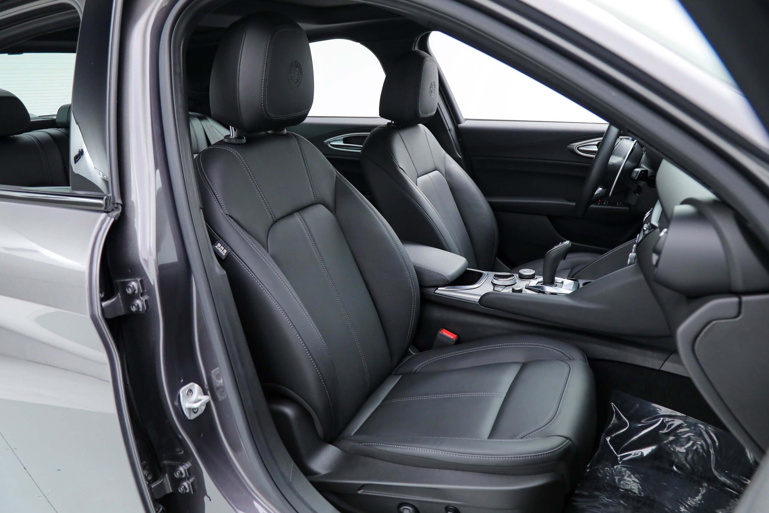 Used 2025 Gray Alfa Romeo  image 15
