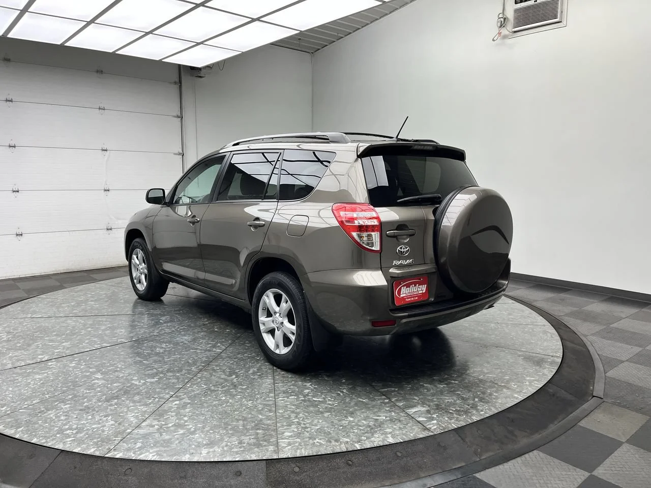 Used 2012  Toyota  image 2