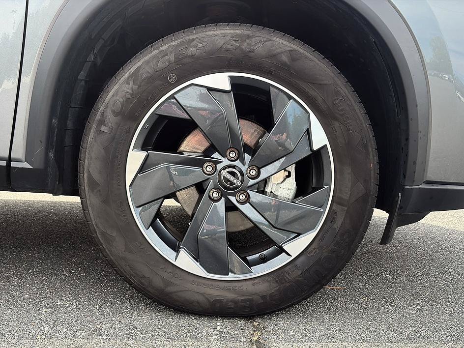 Certified Used 2025 Gun Metallic Nissan SV image 32