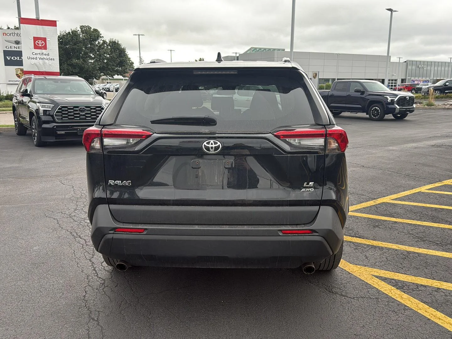 Used 2020 Midnight Black Metallic Toyota LE image 4
