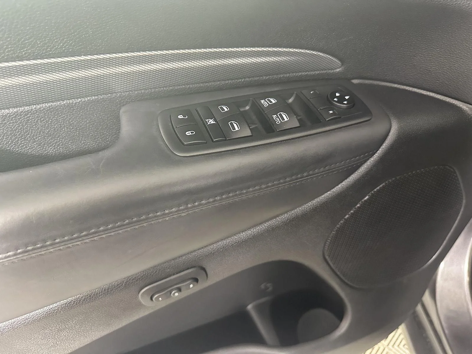 Used 2020 Granite Crystal Metallic Dodge R/T image 26