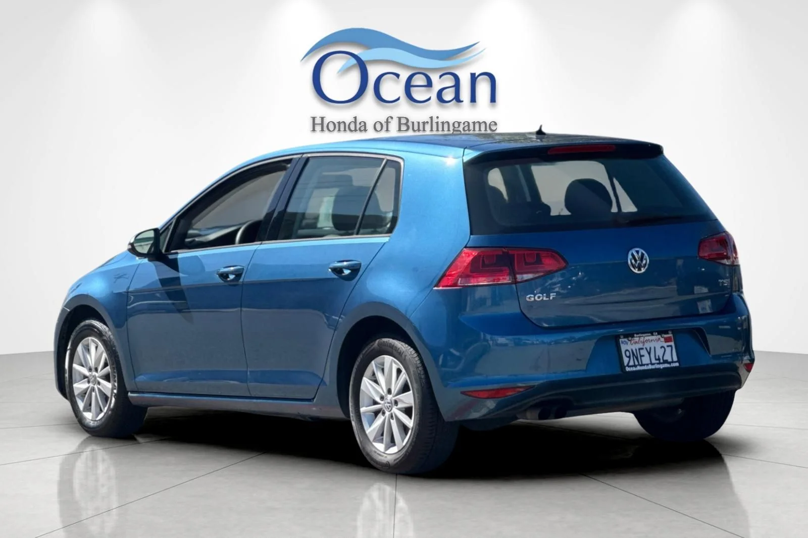 Used 2015 Lapiz Blue Metallic Volkswagen TSI SE 4-Door image 6
