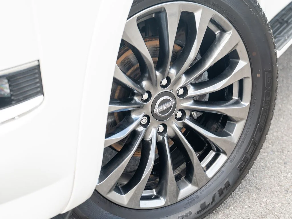 Used 2024 White Nissan Platinum image 9
