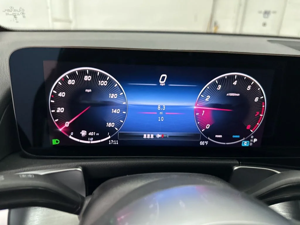 Used 2026 White Mercedes-Benz GLB 250 image 12