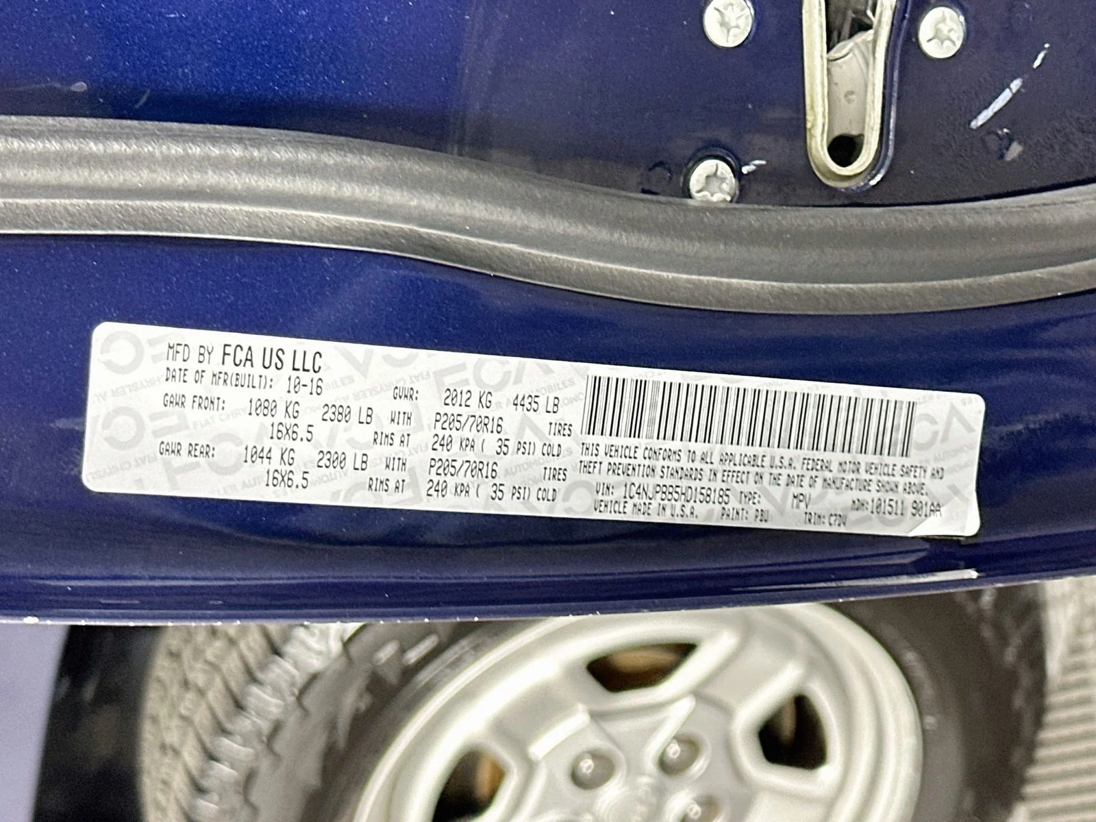 Used 2017 Blue Jeep Sport image 27