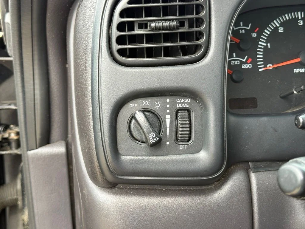 Used 2000 Black Dodge Sport image 19