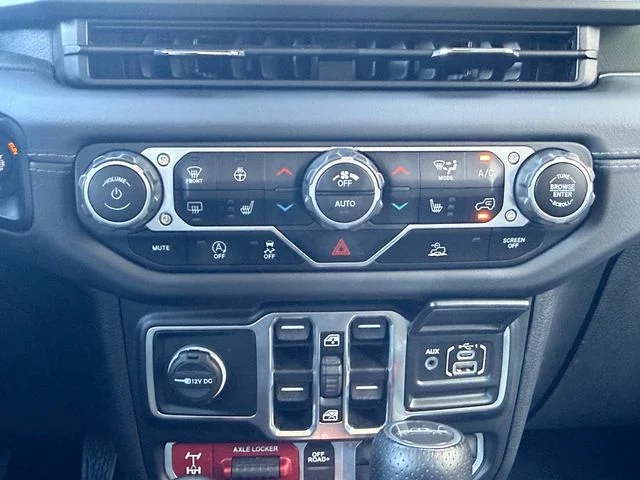 Used 2024 White Jeep Mojave image 4