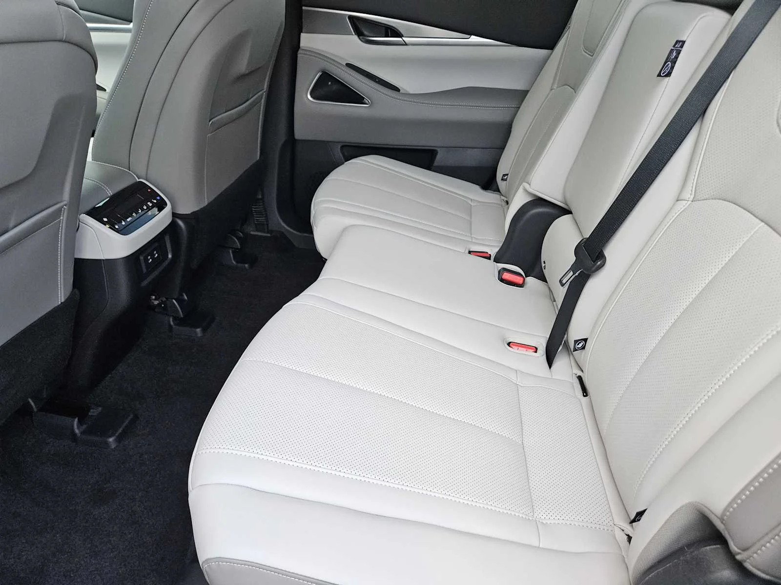 Certified Used 2027 Radiant White INFINITI LUXE image 21