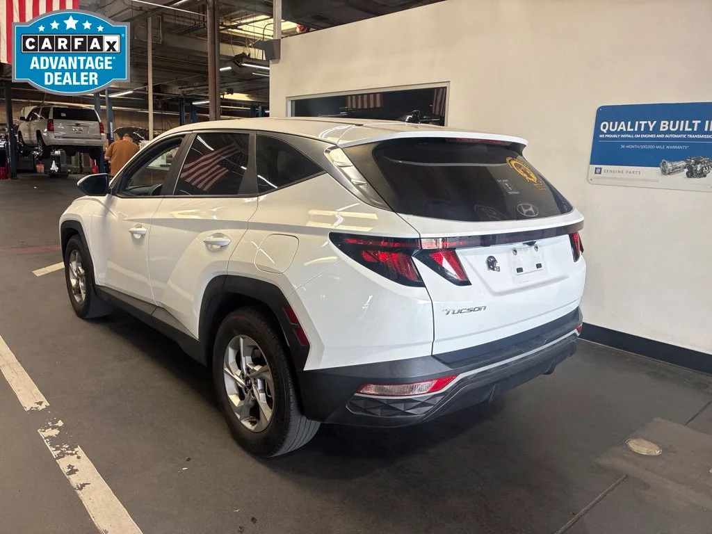 Used 2024 White Pearl Hyundai SE image 3