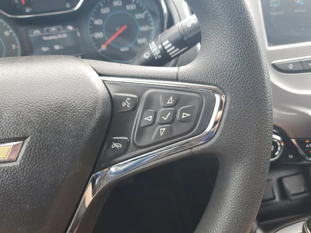 Used 2017 SUMMIT WHITE Chevrolet LT image 20