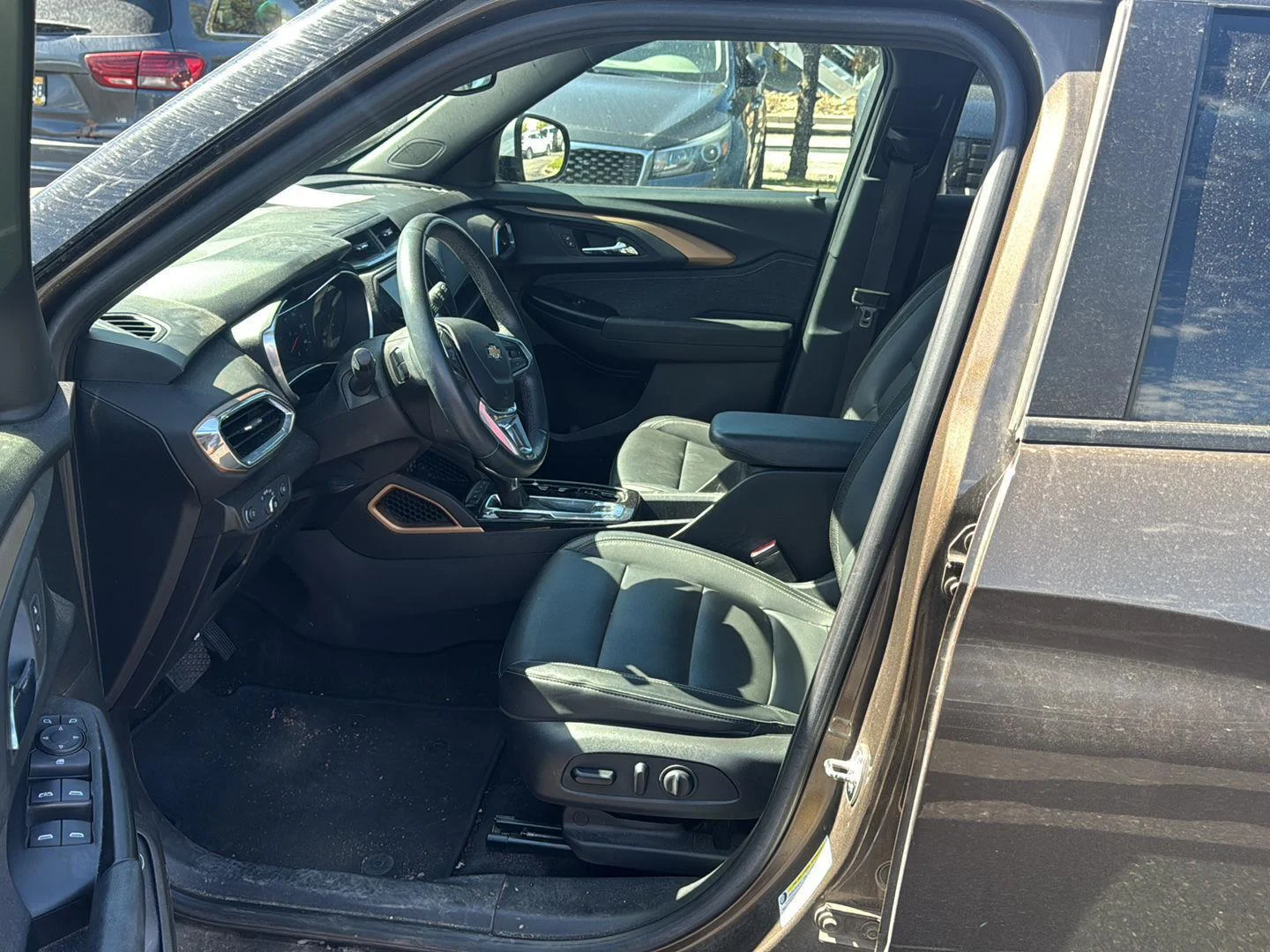 Used 2022 Zeus Bronze Metallic Chevrolet ACTIV image 12