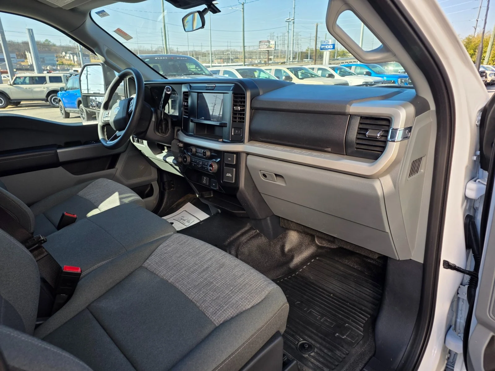 Used 2025 White Ford 2025 FORD F-350 XLT CREW CAB DRW 4DR 176 WB 4WD H image 17
