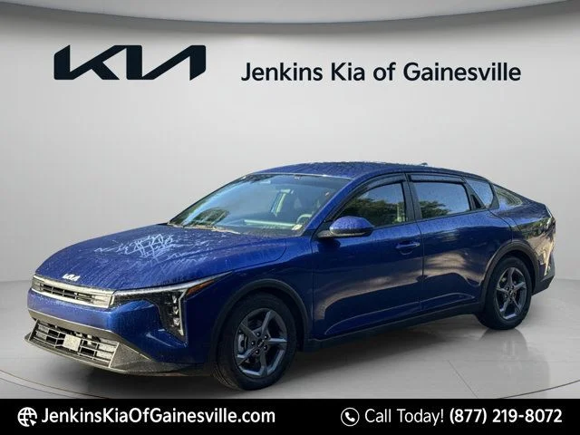 Used 2025 Blue Kia LXS image 3