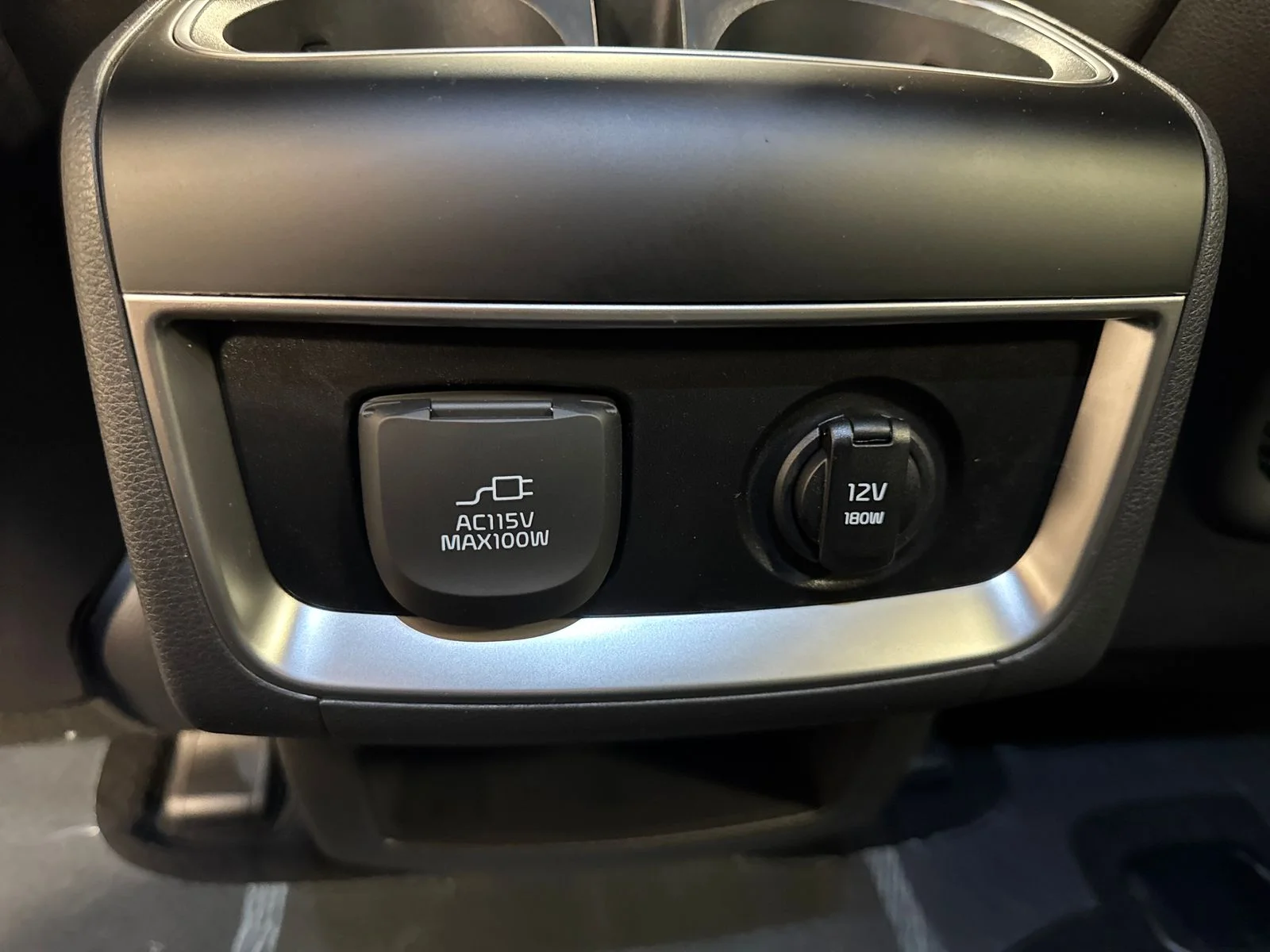 New 2027 Snow White Pearl Kia SX Prestige image 23