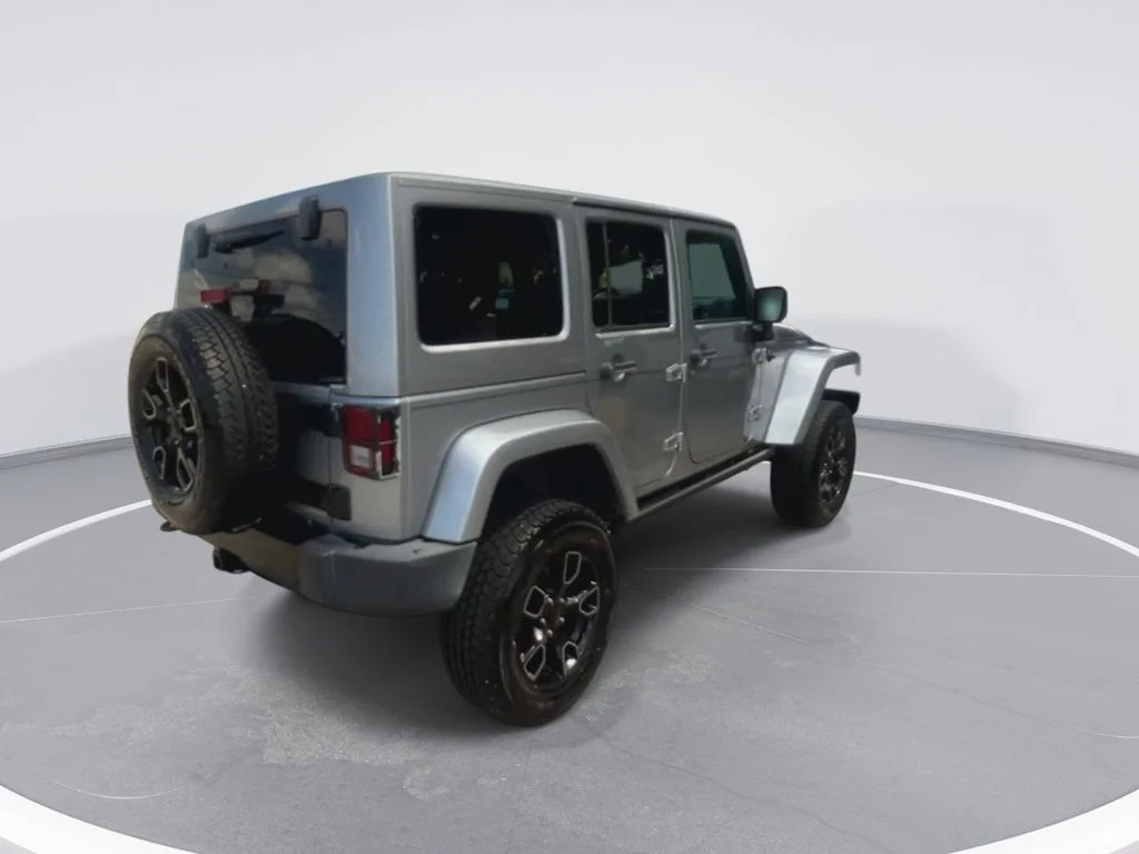Used 2017 Silver Jeep Unlimited Sahara image 8