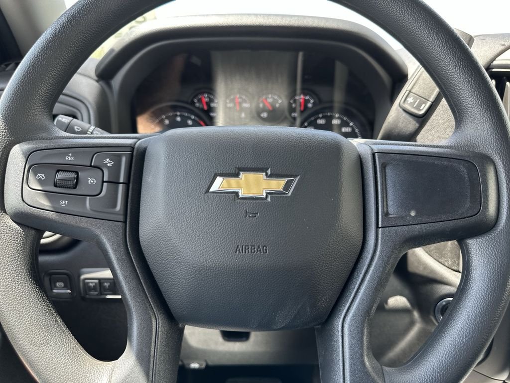 New 2026 Summit White Chevrolet Work Truck image 19