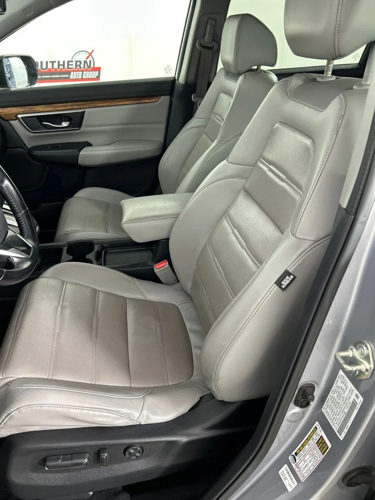 Used 2018 Silver Honda Touring image 11