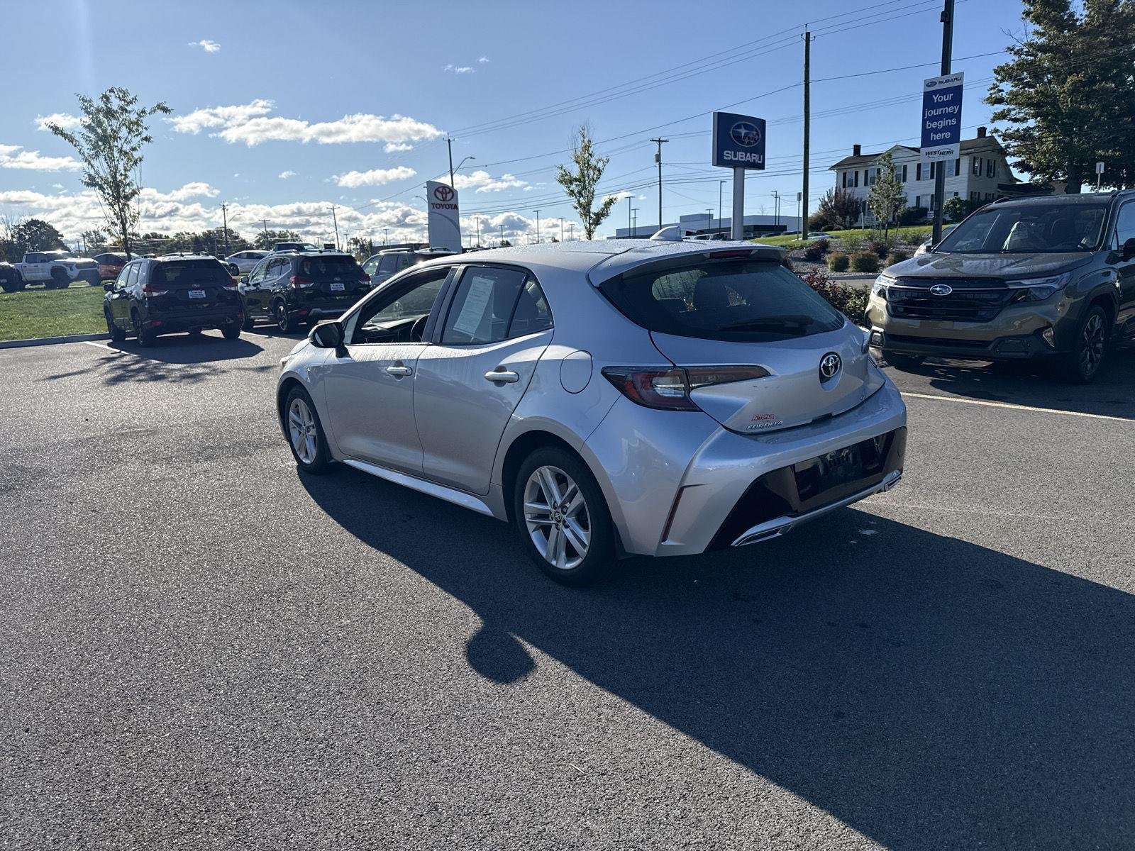 Used 2019 Classic Silver Metallic Toyota SE image 5
