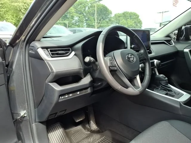 2023 Toyota RAV4 XLE - Photo 16