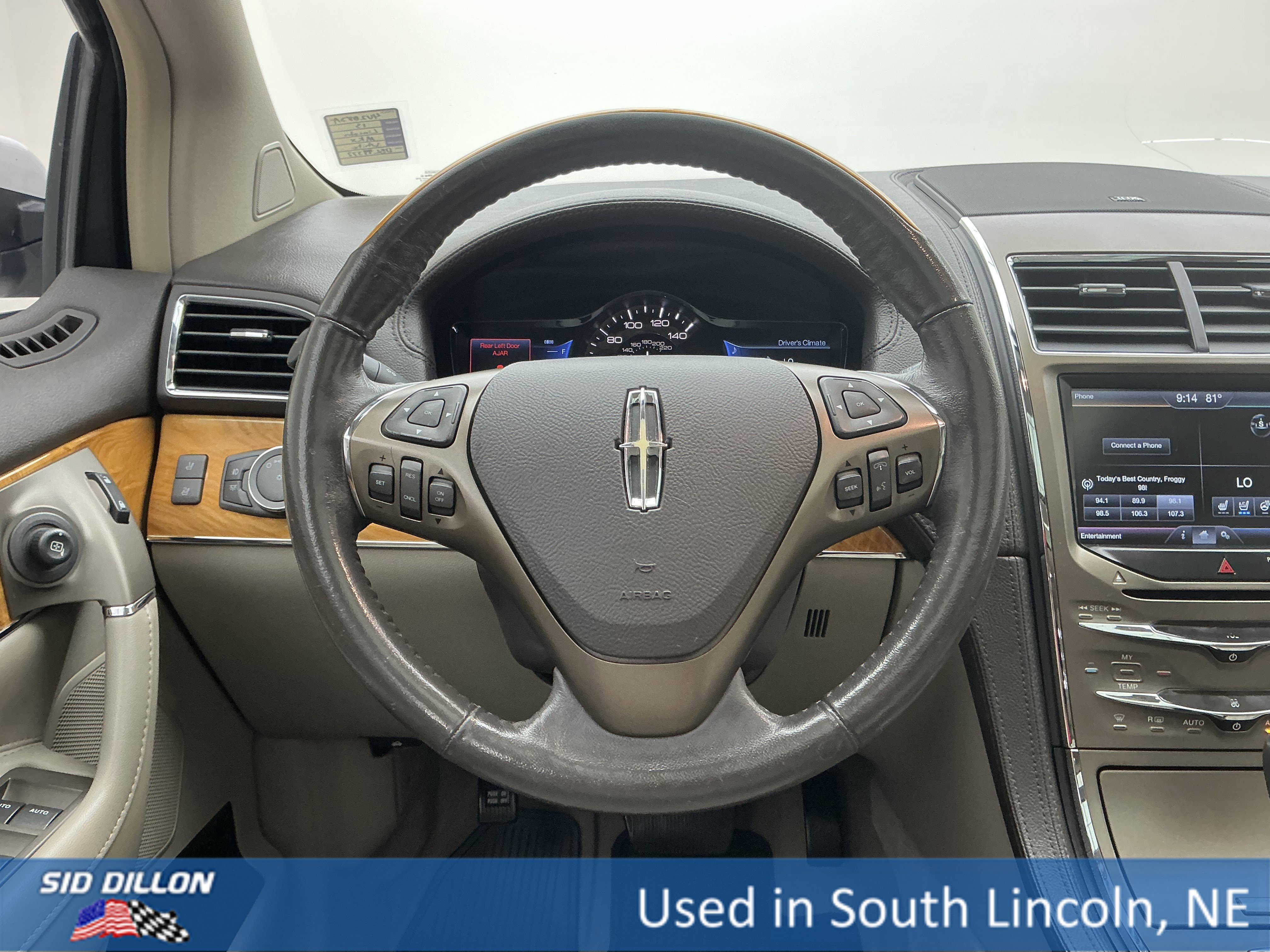 Used 2013  Lincoln  image 20