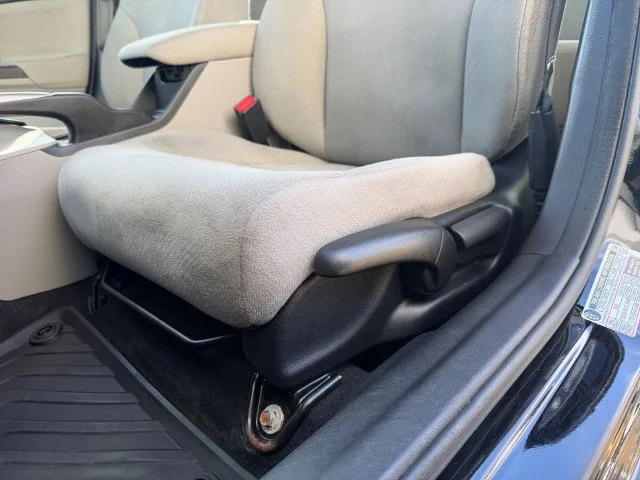 Used 2013 Black Honda LX image 9
