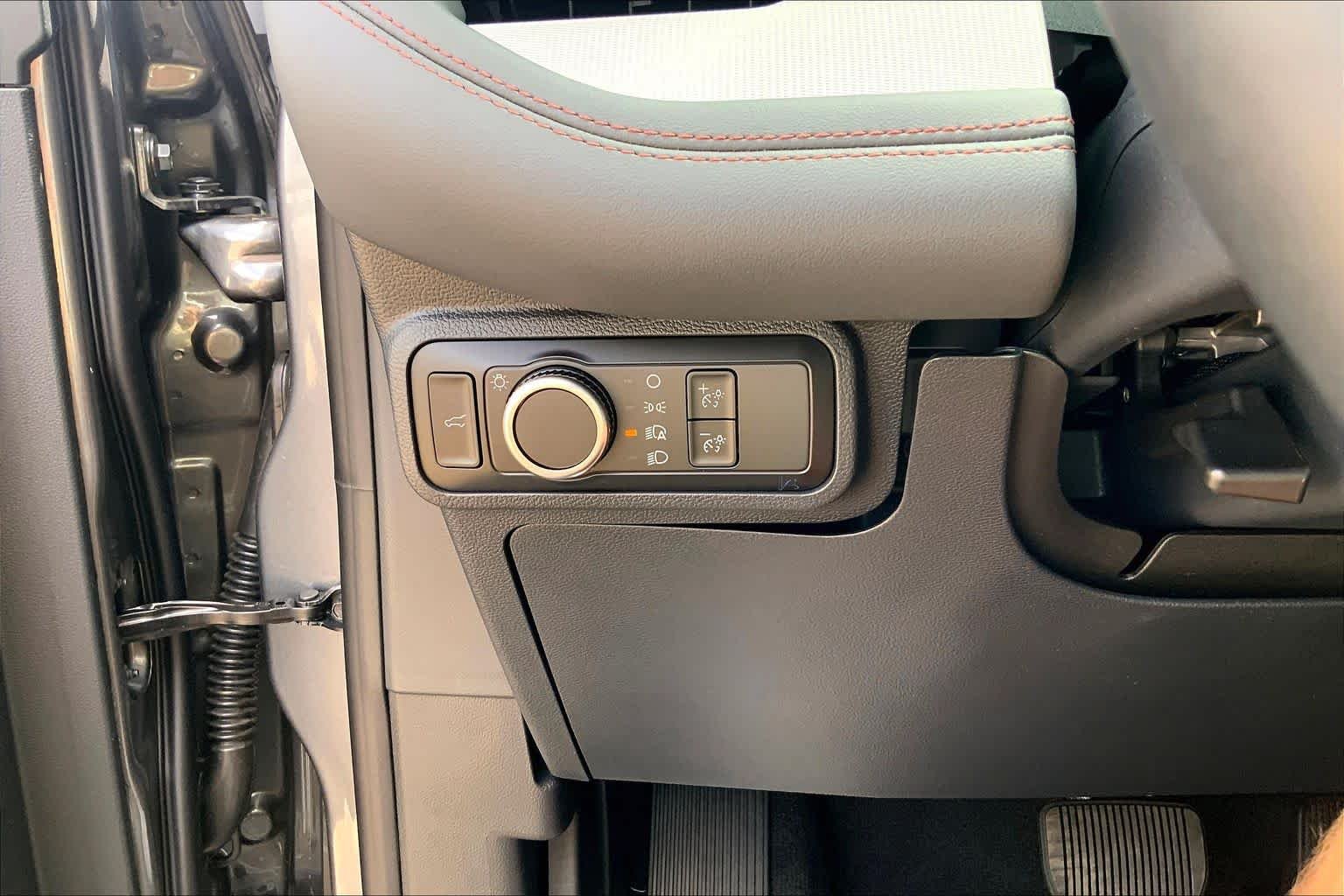 New 2027 Carbonized Gray Metallic Ford Active image 20