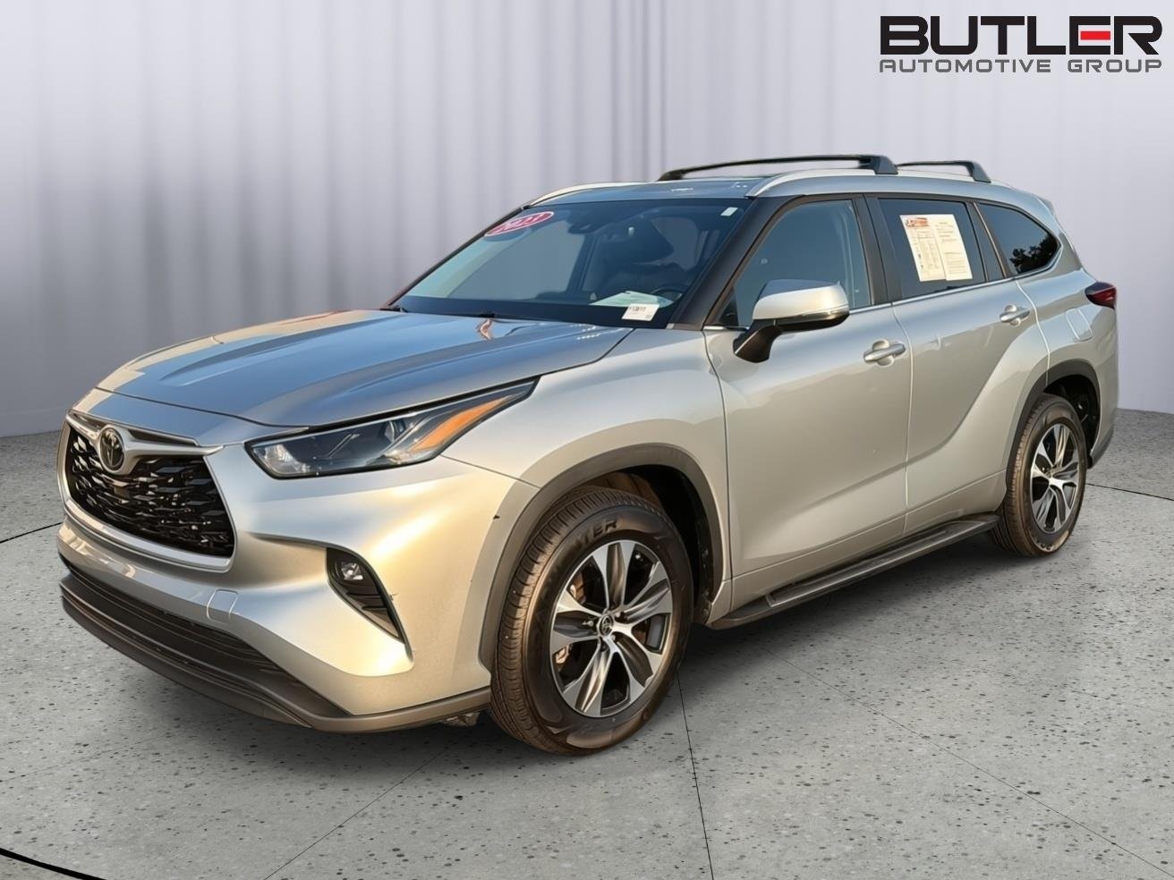 Used 2023 Celestial Silver Metallic Toyota XLE image 2